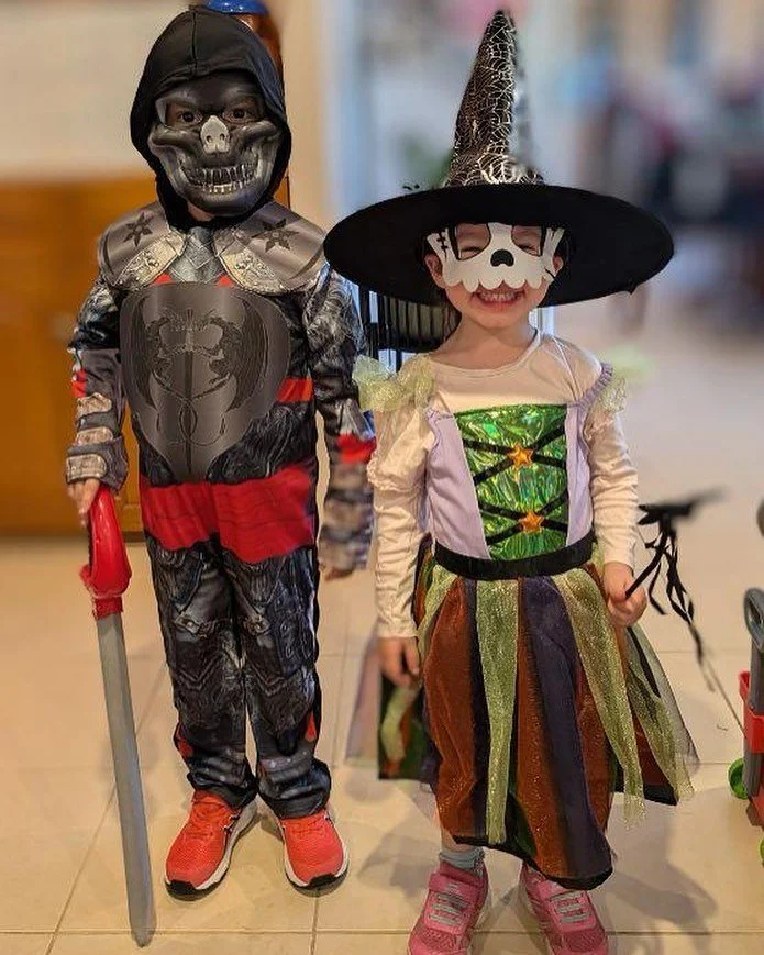 Take a look at these two cuties!! Throwback to last week on Halloween, our support worker Eliza supporting this family on a fun night of trick or treating. How was your Halloween? 👻🎃 #adelaidedisabilitysupport #adelaidesupportworkers #adelaidecarer