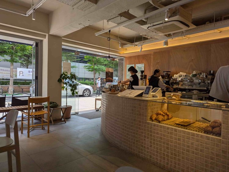 Peer Specialty Coffee counter in Seongsu