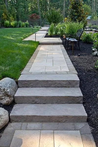outdoor-steps-and-stairs-Rocka-Step-marches-extérieurs-A00388_01_7669_PI.jpeg