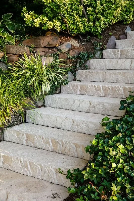 outdoor-steps-and-stairs-Rocka-Step-marches-extérieurs-A00425_05_290_PPI.jpeg
