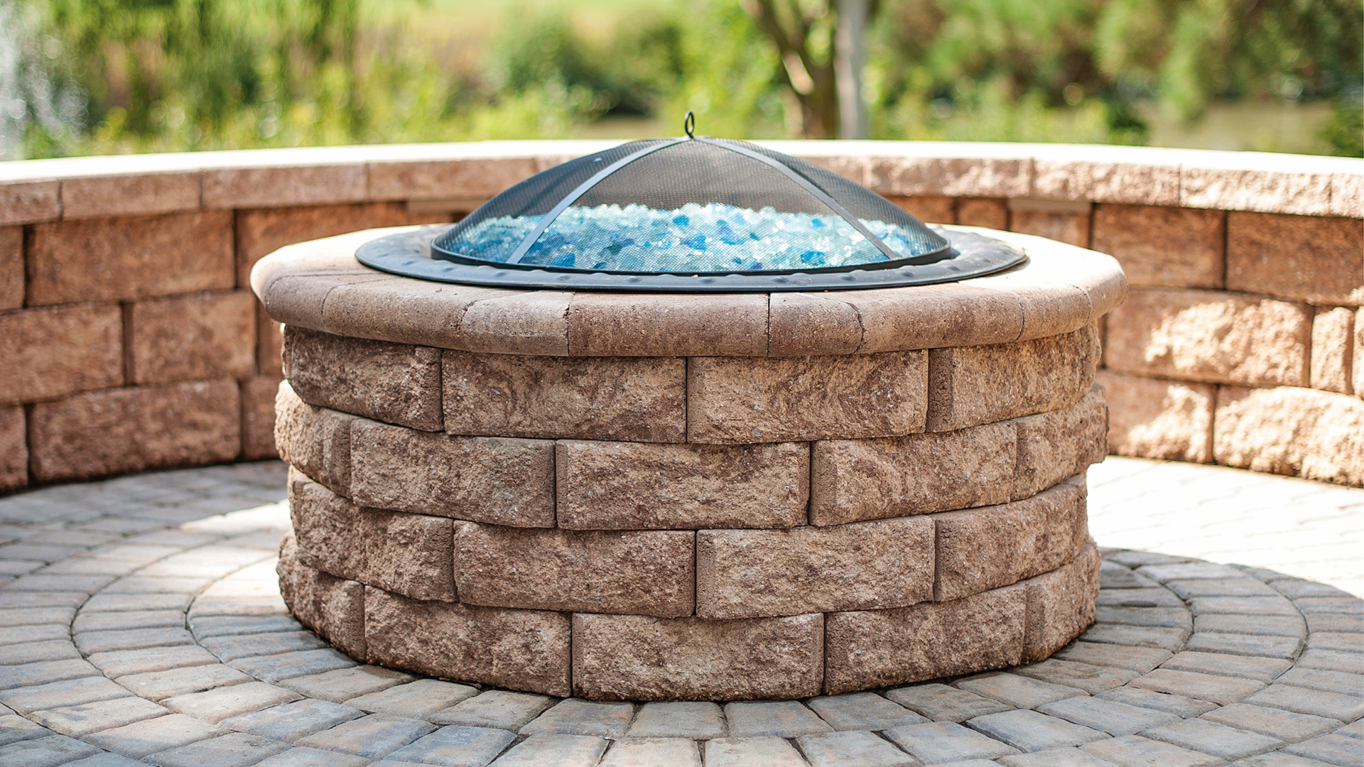 AspenStone_Belgard_FirePit_HeroImage_01.png