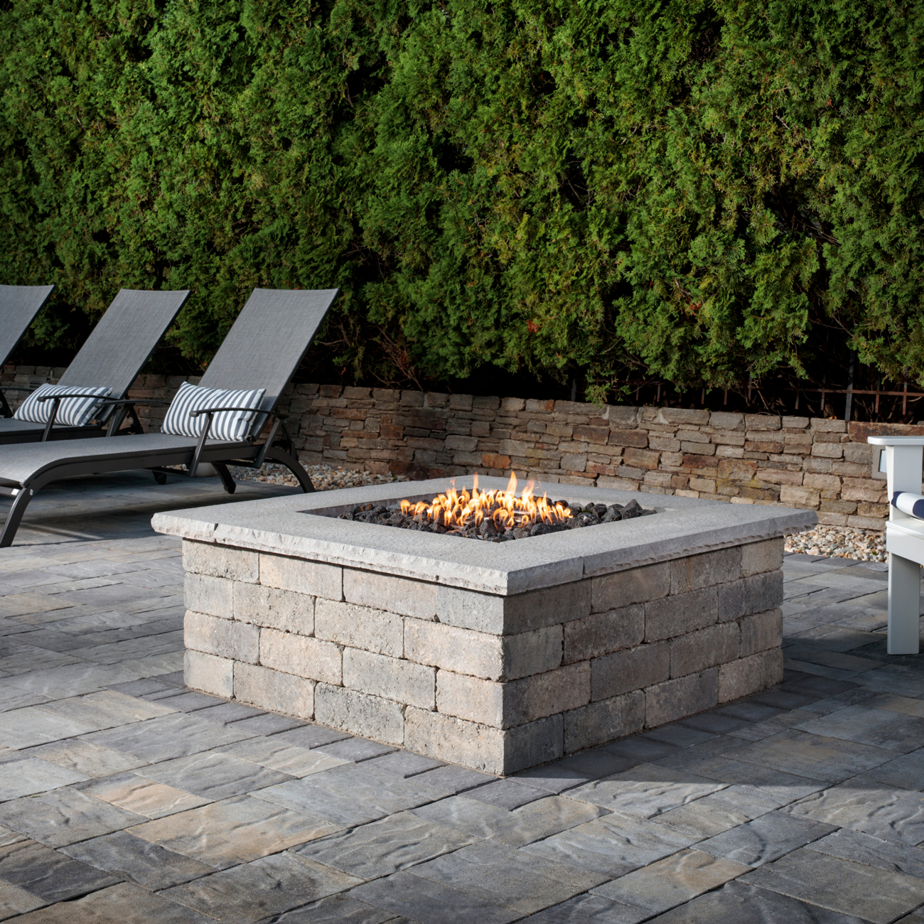 ANCHOR_N_AUG2020_Square_Firepit_WestonWall_001.png
