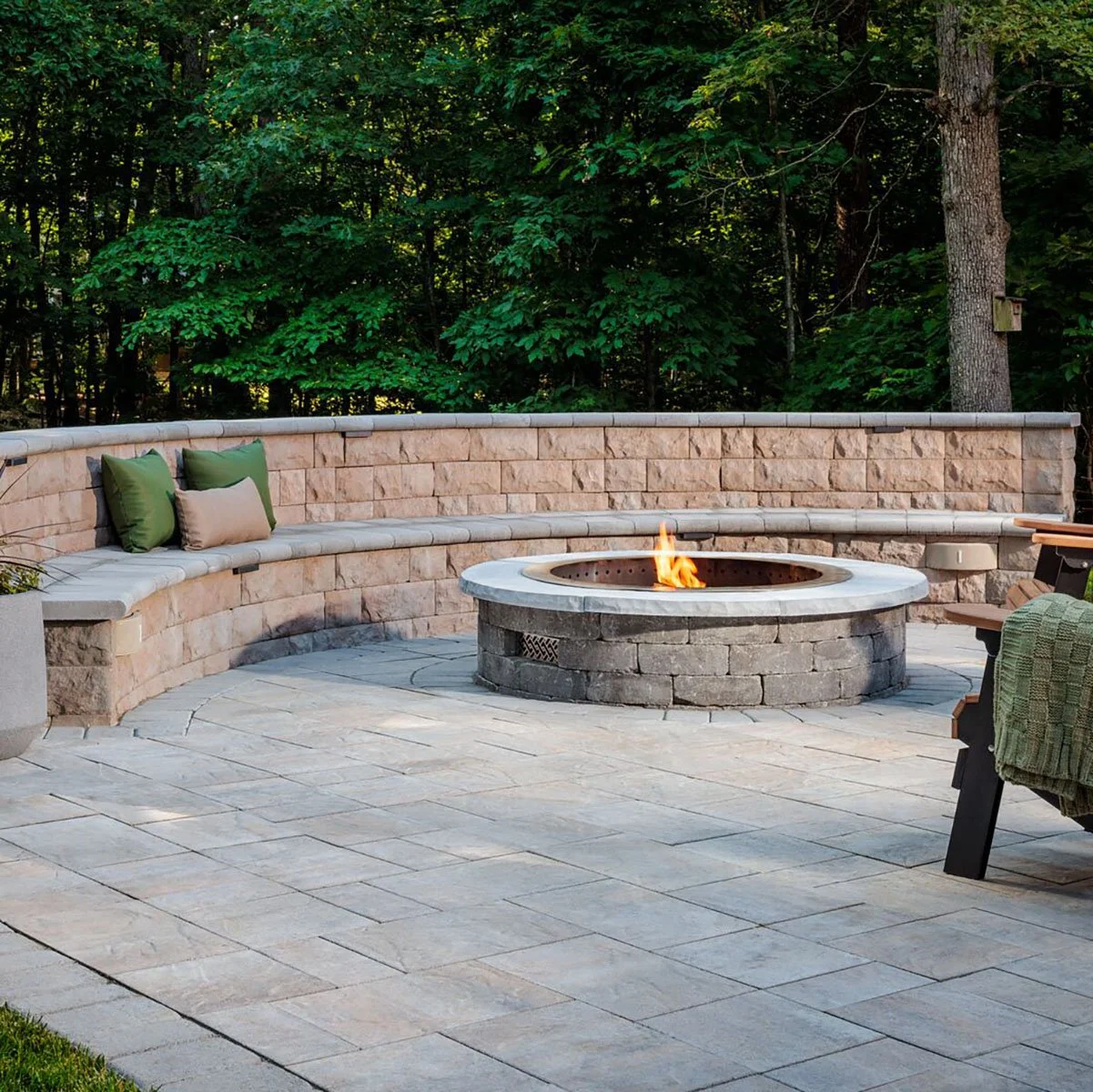 WestonStone-FirePit_Lifestyle02_2025.jpg