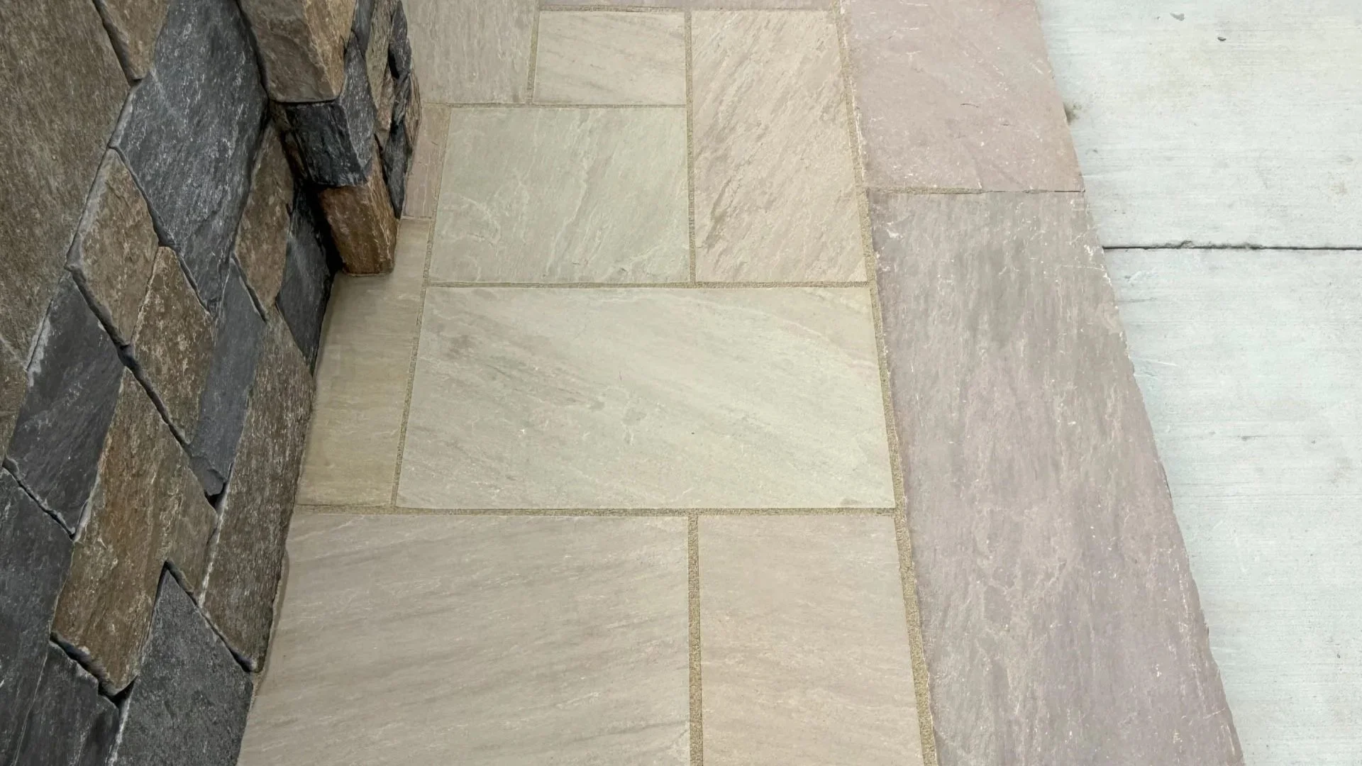 Bronte-Flagstone-Natural-Cleft-Chiseled-Edge-scaled.jpg