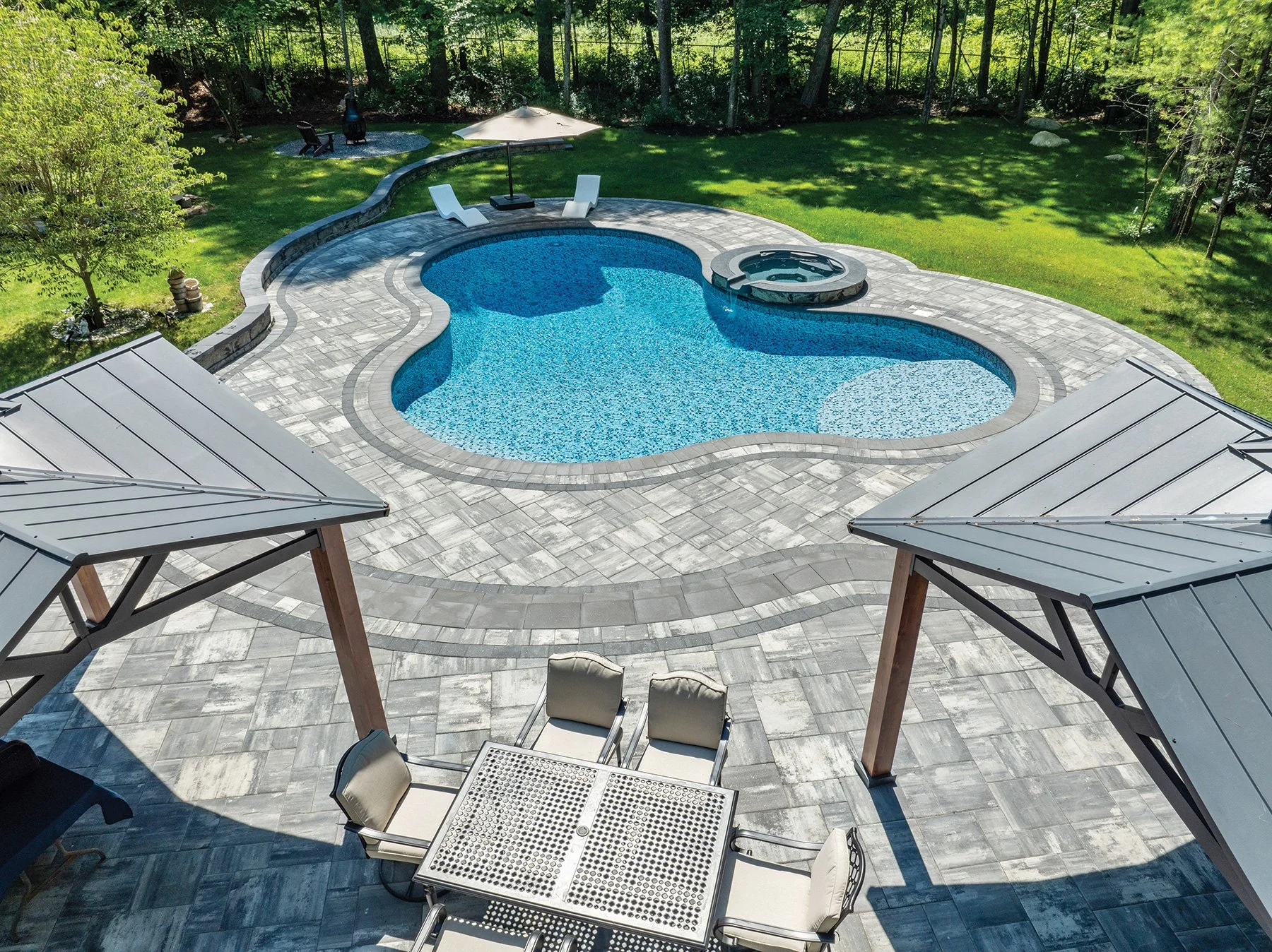 ALPINE-RIDGE_GRAPHITE-PEARL-BLEND_2024_POOL_PAT-6.jpg