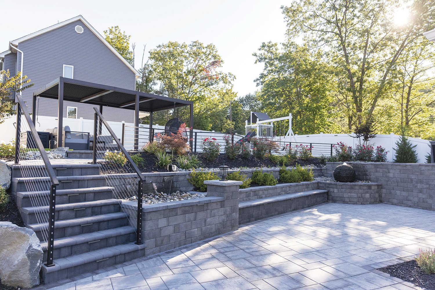 STONEGATE-CONTEMPORARY-WALL_GRANITE-CITY-BLEND_2025_WALL_STEP_PAT-3.jpg