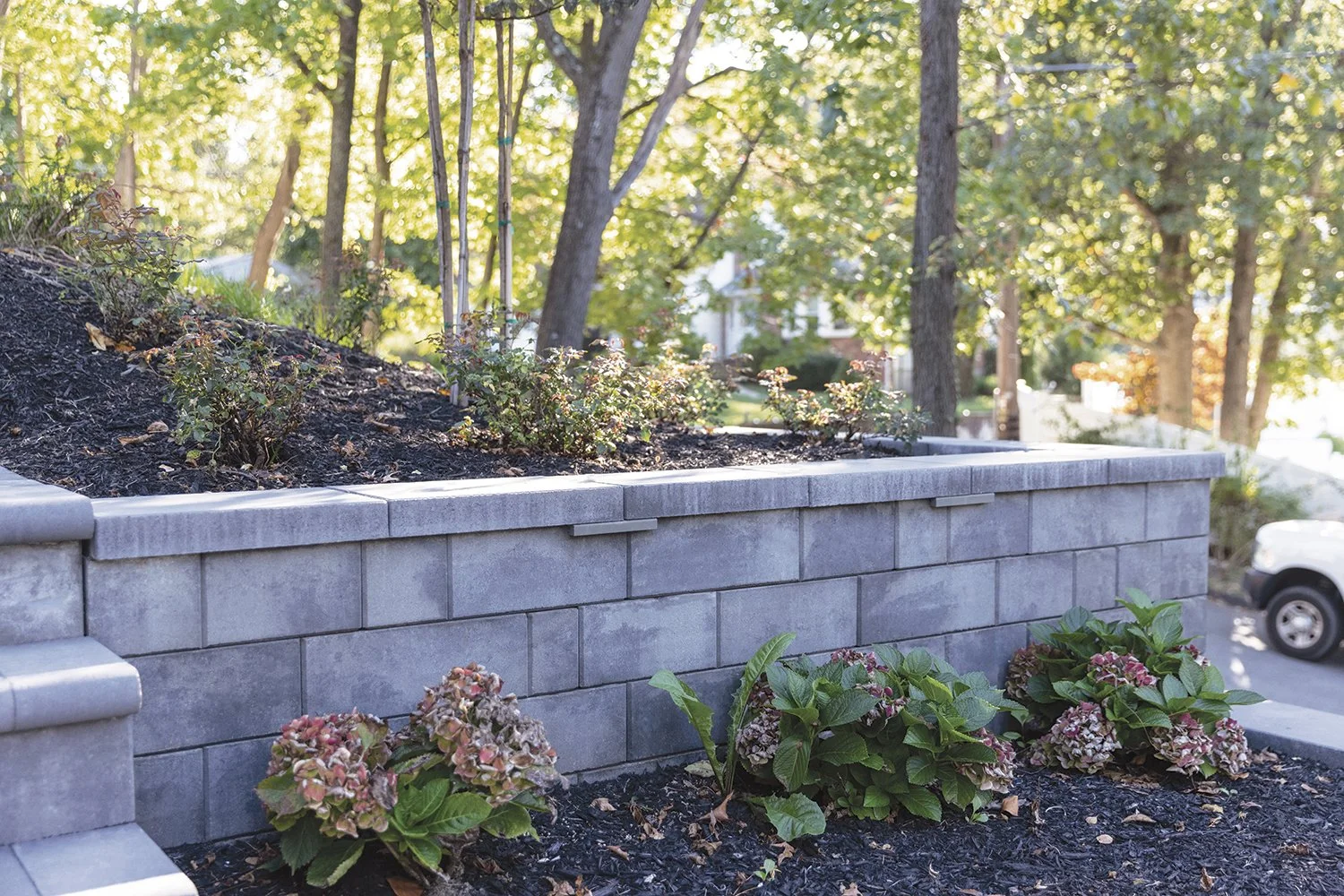 STONEGATE-CONTEMPORARY-WALL_GRANITE-CITY-BLEND_2025_WALL.jpg