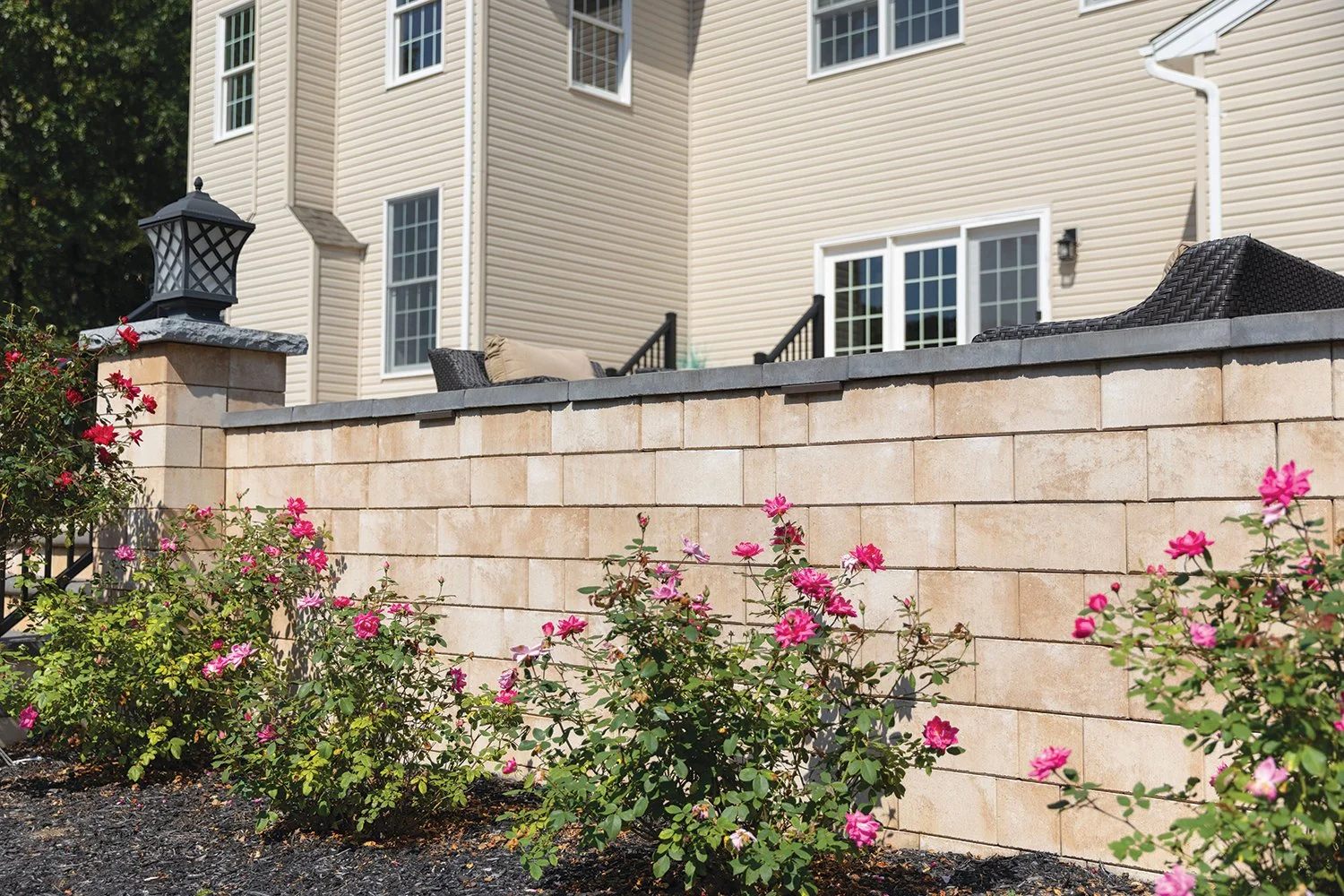 STONEGATE-CONTEMPORARY-WALL_TRAVERTINA_2025_WALL.jpg