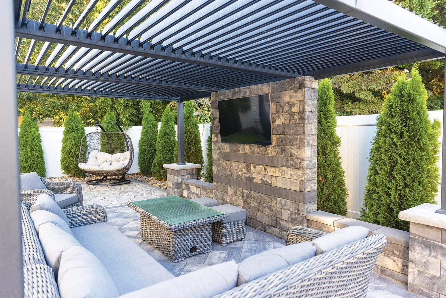 STONEGATE-CONTEMPORARY-WALL_GRAPHITE-PEARL-BLEND_2025_WALL_PAT.jpg