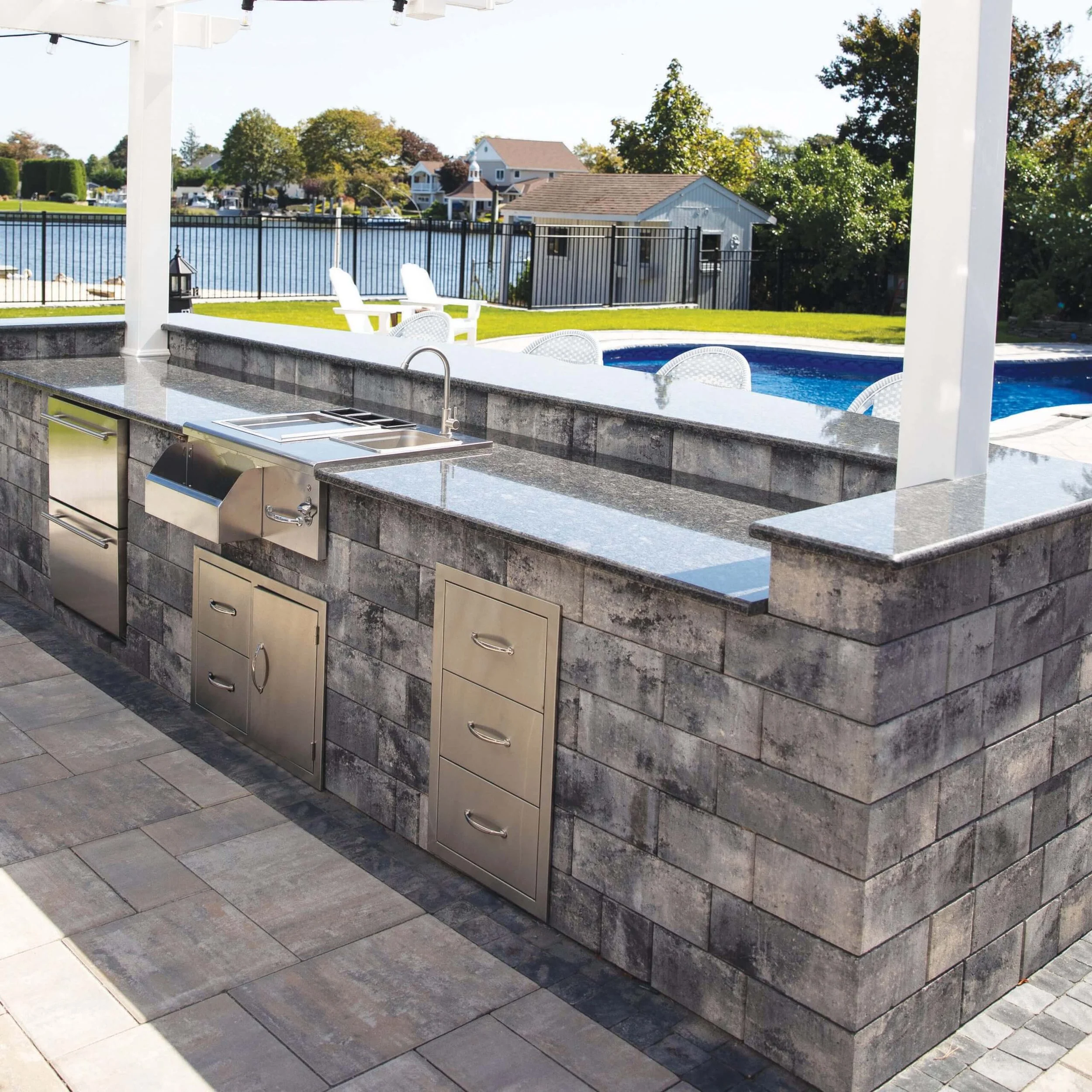 Stonegate-Contemporary-Wall-•-Graphite-Pearl-Blend-2-scaled.jpg