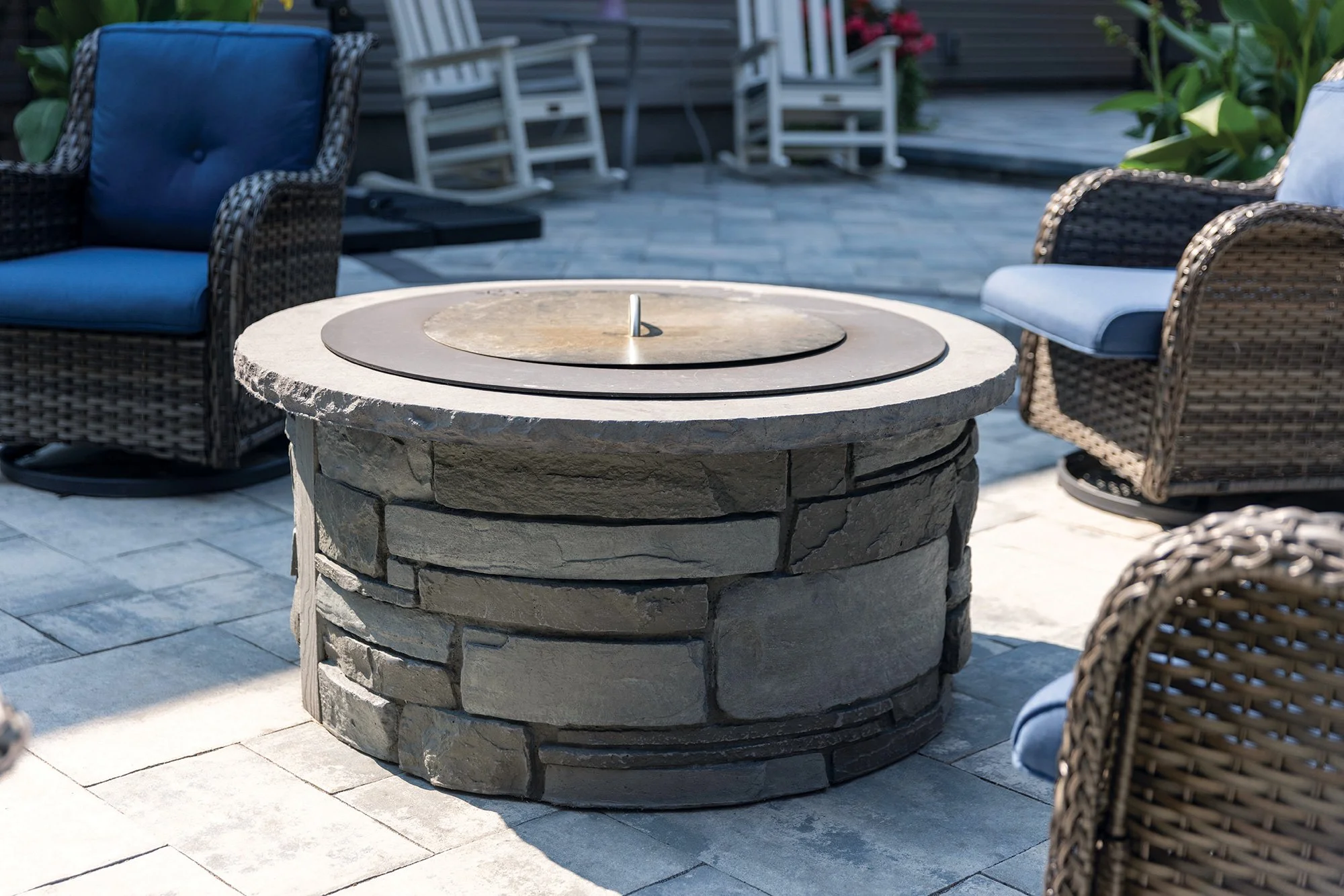 LEDGE-STONE-IN-NY-BLUESTONE-3.jpg