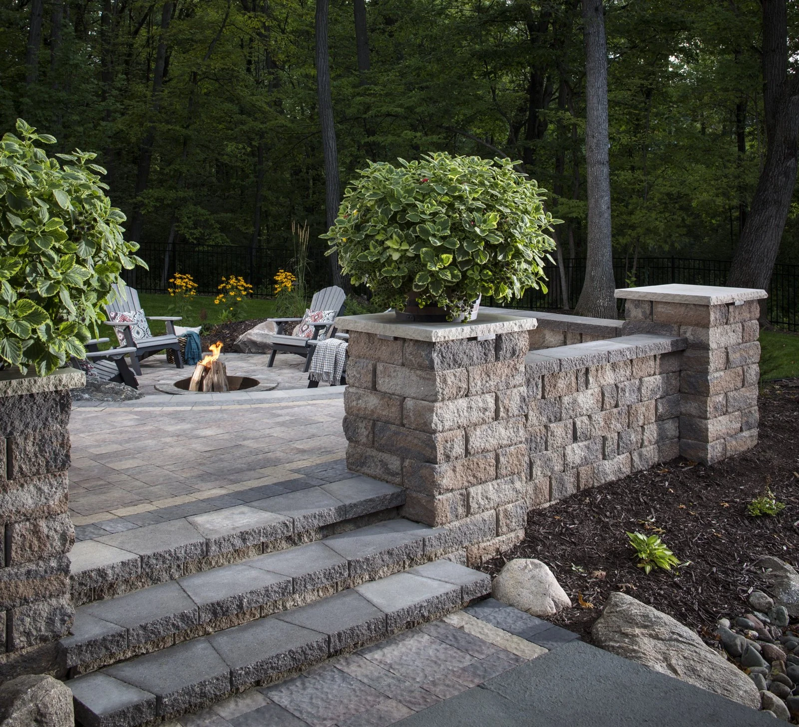 AnchorBlockMN_HighlandFreeStanding_beauty001.jpg
