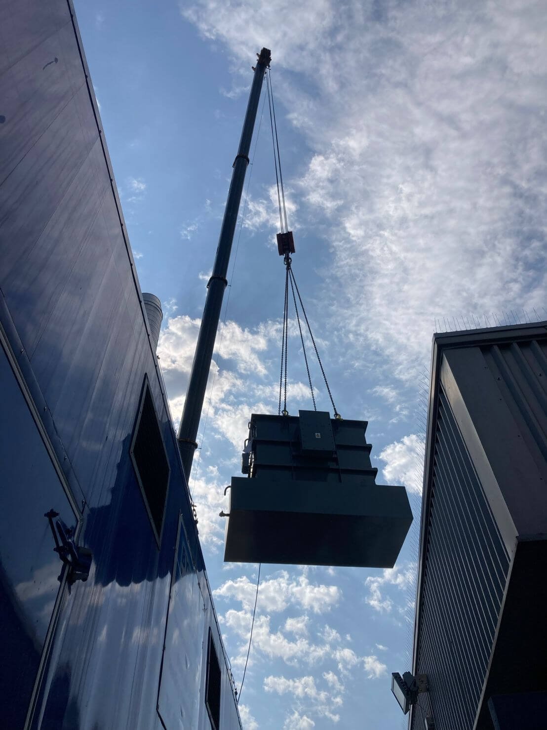Crane Hire Vs Contract Lifting - What’s the Difference?