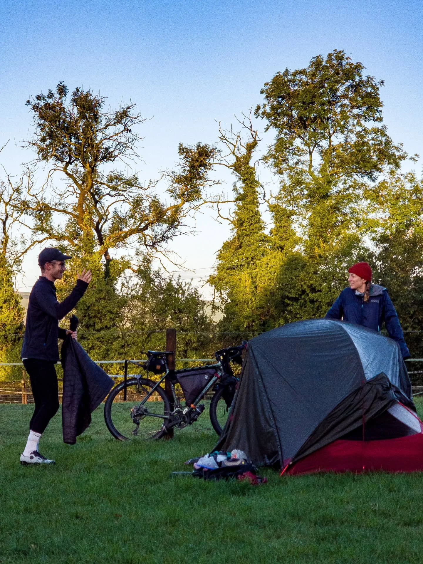 PEAK GRAVEL OVERNIGHTER DAY 2
Well...apparently it can't rain all the time. After a wet day one, we got to enjoy some perfect riding weather and great views of the Peak.
Thanks to @alpkit and @sonderbikes for the delicious breakfast, and @kickbackcof