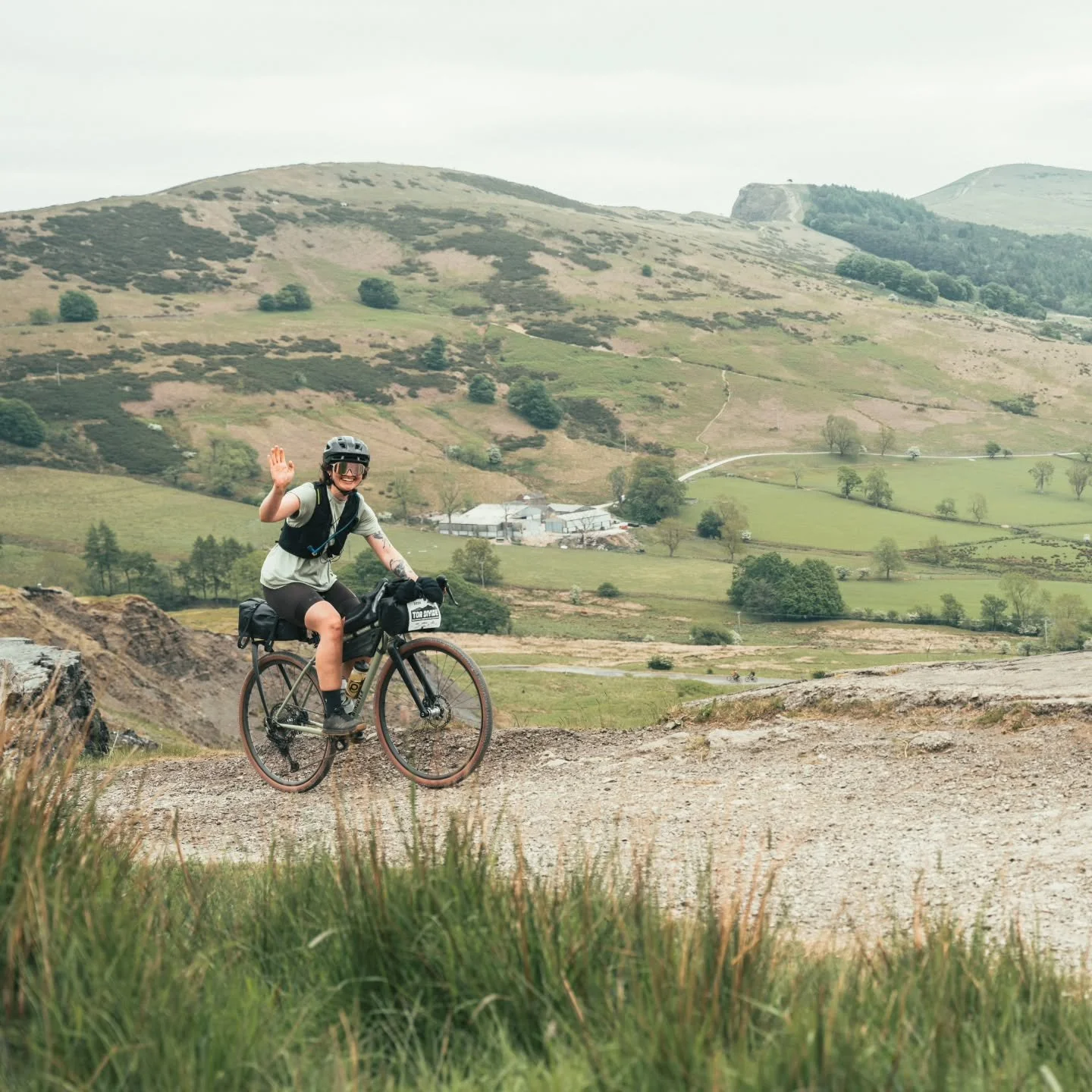 TOR DIVIDE 2025 — WHAT A RIDE! 🚵‍♀️
From the first climb out of Bamford to the last slice of pizza at the finish, this year’s Tor Divide was pure adventure. Sun, smiles, mechanicals and moments of magic — it had it all. Huge th