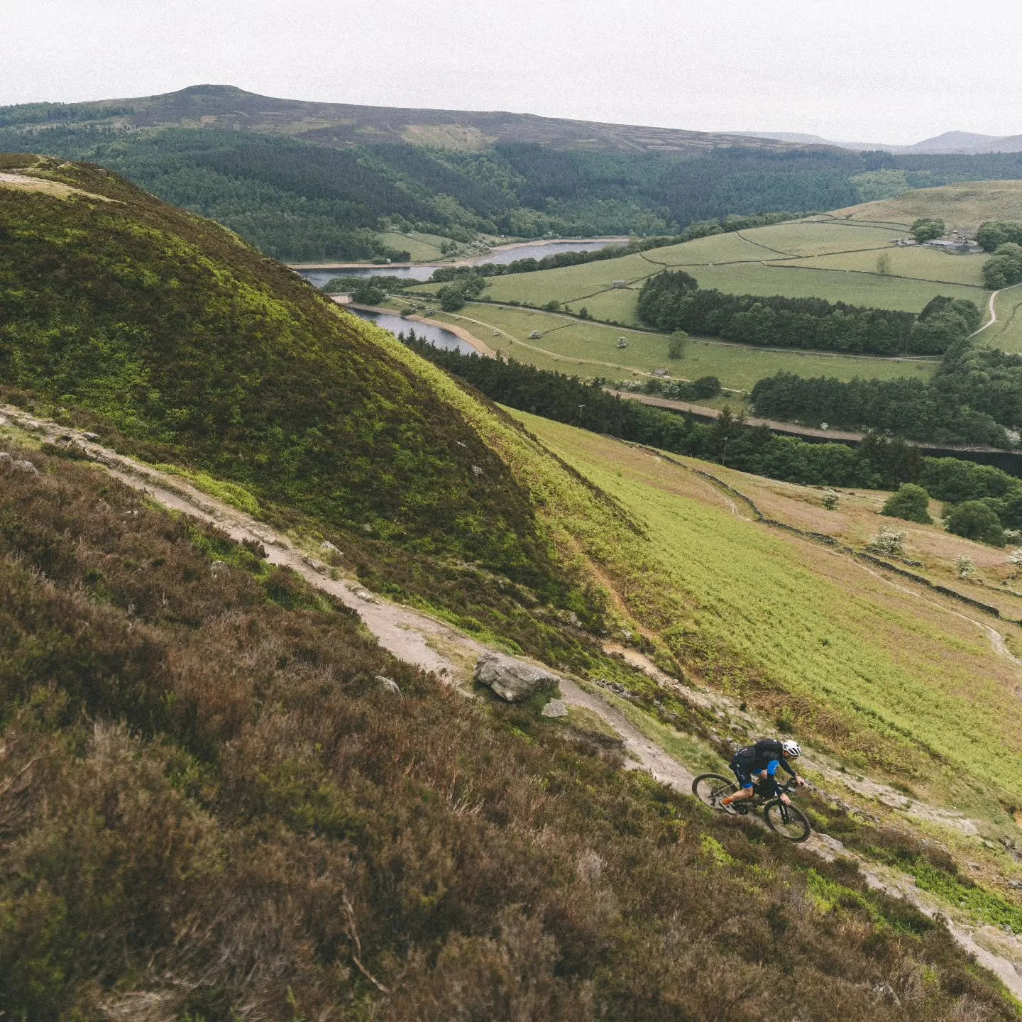 VIEWS FOR DAYS
Whichever route you ride, you&rsquo;ll want to stop and take it all in. The climbs might test you, but the views&mdash;and the people you share them with&mdash;make every effort worthwhile.
There&rsquo;s nothing quite like pausing at t