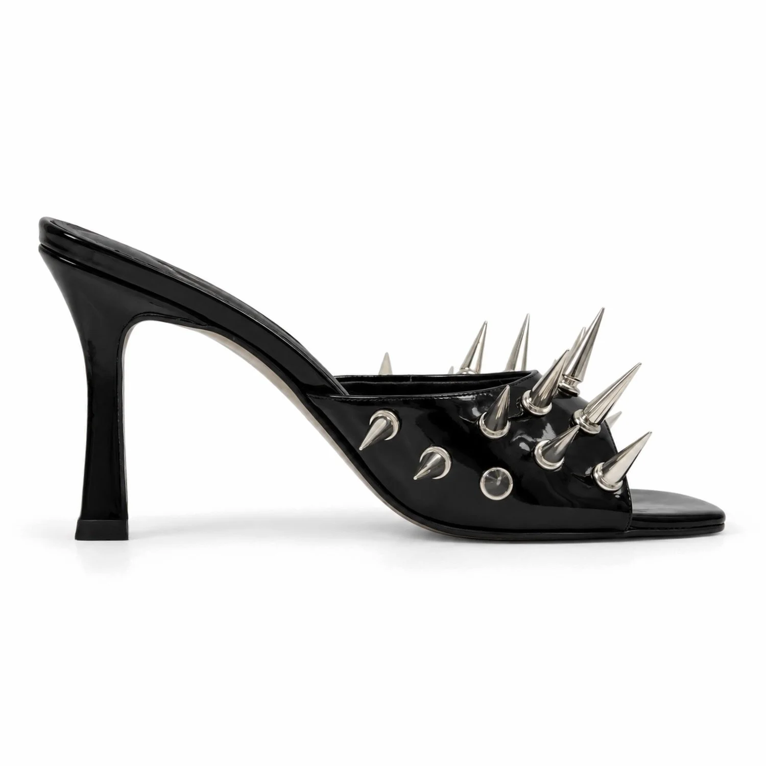 Spotlight Heels in Tar