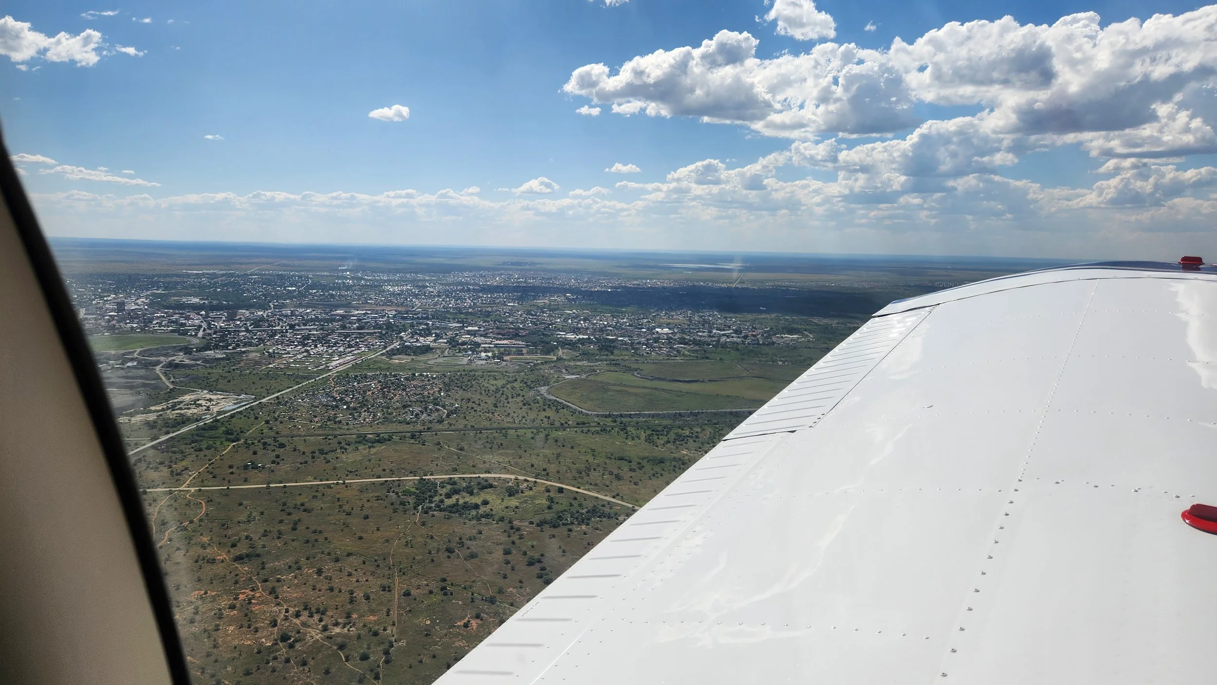Kimberley city view after departure 02