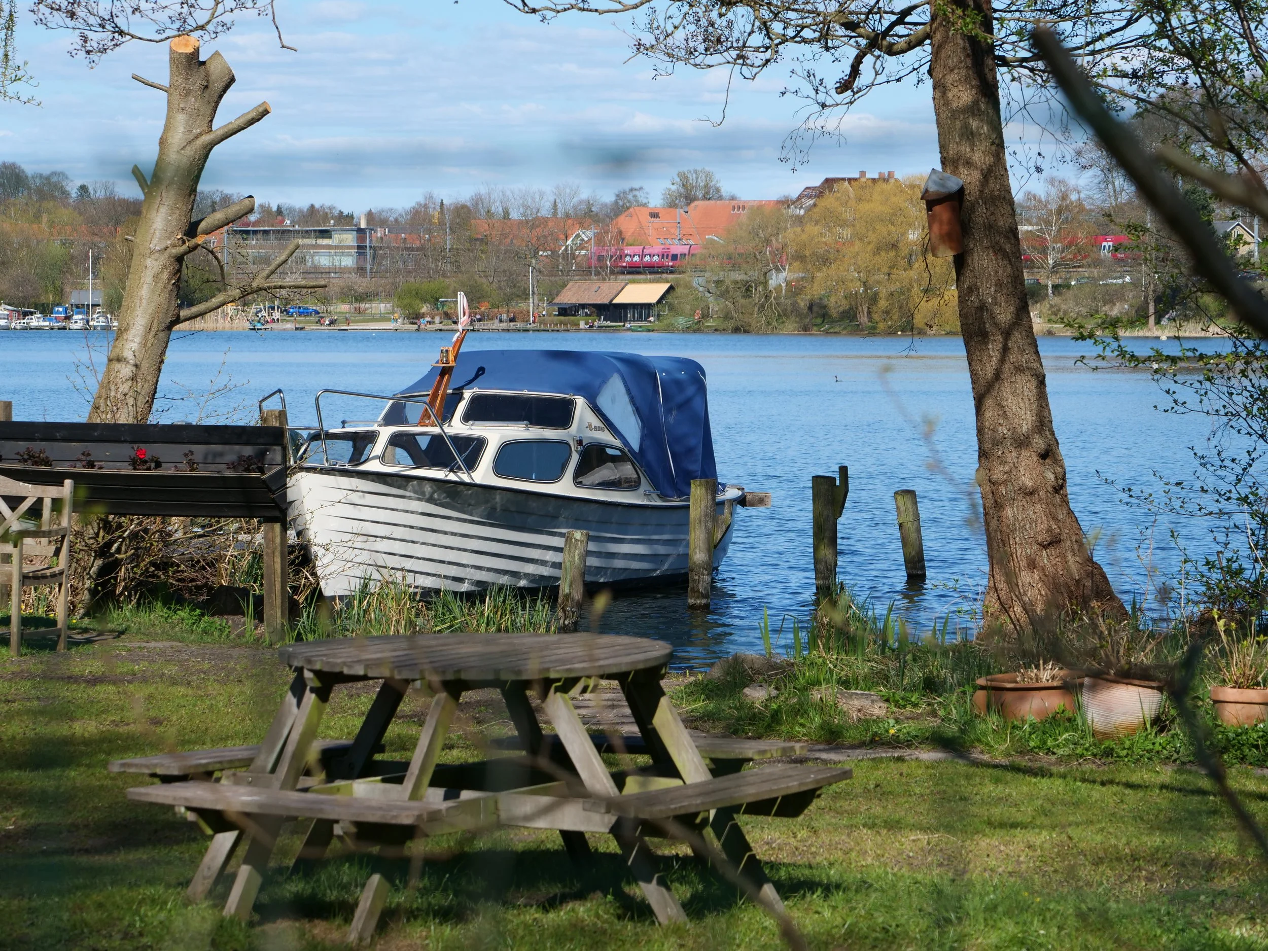 Backyard Necessities - Vejle Sø, Holte, Denmark