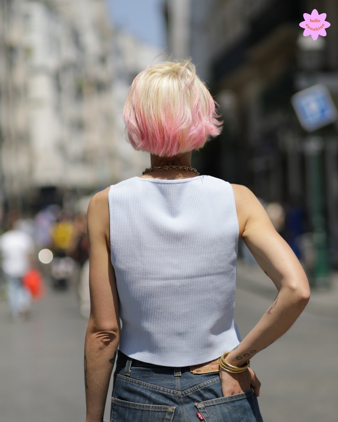 Wow ce blond polaire avec cette touche de rose sur les pointes. 😍
Fais-nous confiance et laisse notre team t'aider &agrave; trouver le perfect match avec ton style. #blondpolar #pinkhair #paris