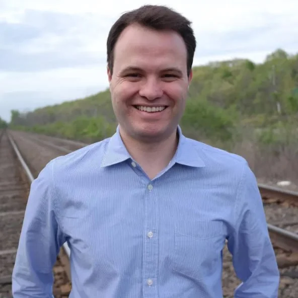 Eric Lesser