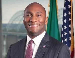 Lee-Harris-e1677104315584.jpg