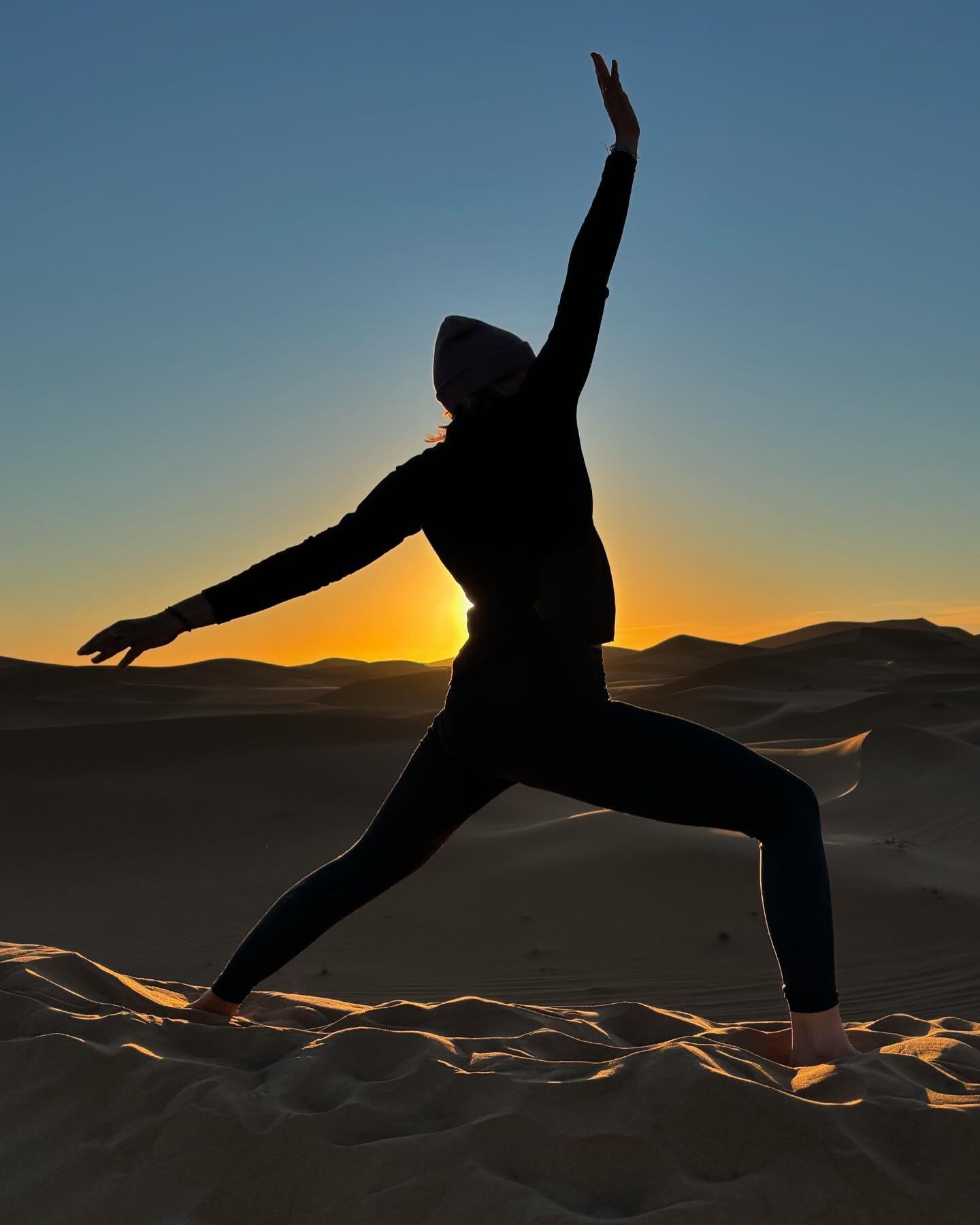 Dans chaque posture, je ressentais l&rsquo;envie profonde de savourer chaque instant que le d&eacute;sert m&rsquo;offrait et de lui ouvrir un peu plus mon c&oelig;ur. Je voulais go&ucirc;ter chaque seconde, &eacute;couter ses silences, observer la da