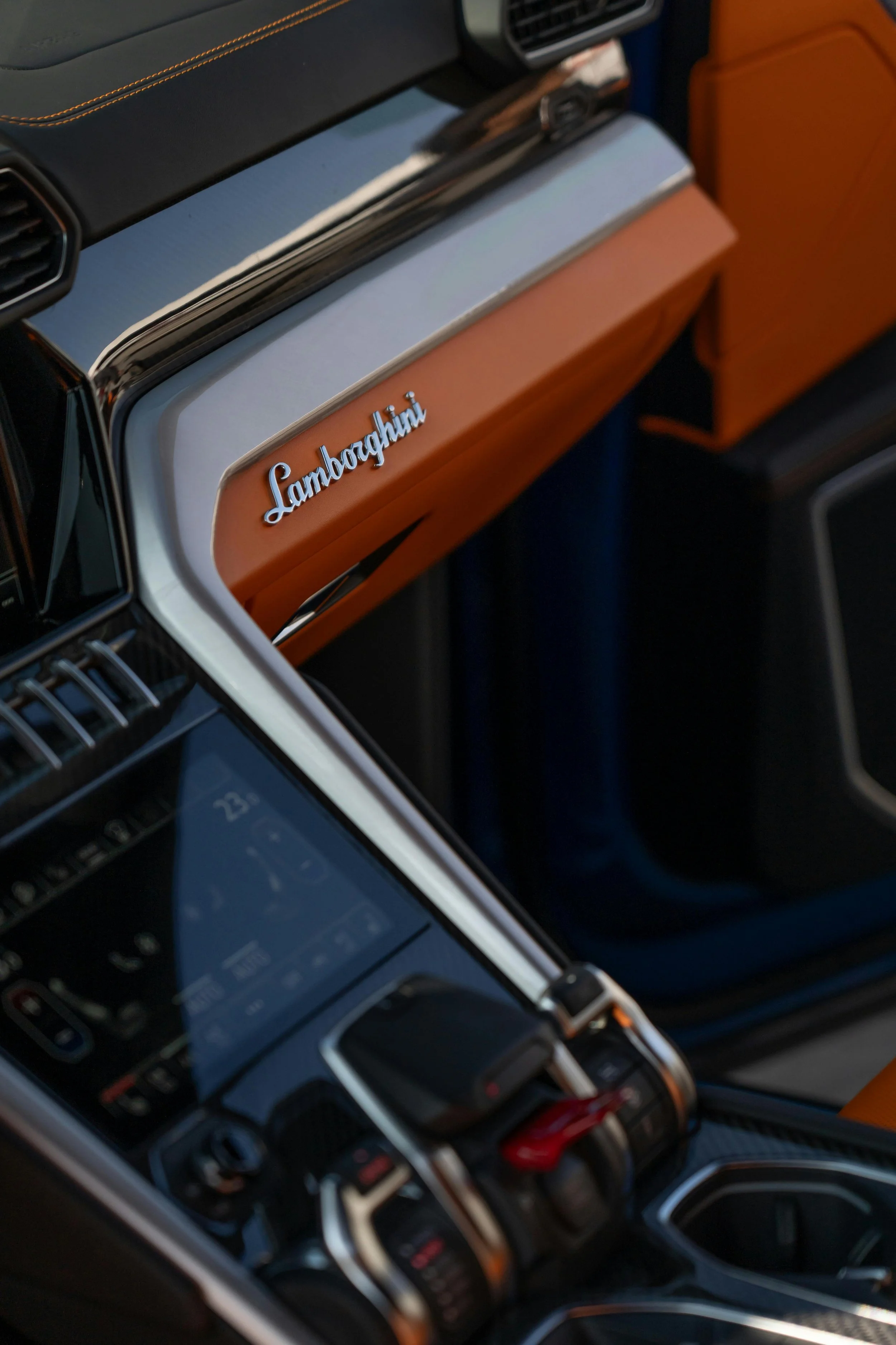 Cobra Int. - Lamborghini Urus Dashboard
