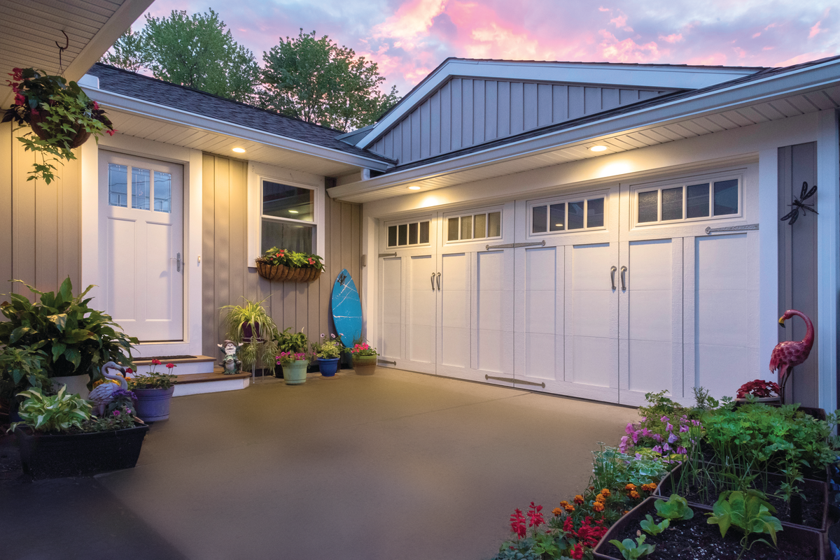 Courtyard-Model7560-H-White-Stockbridge-DecorativeHardware-1201x801-83b3acf.png