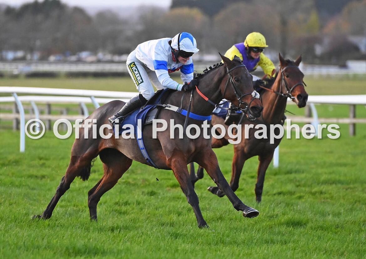Lunar Discovery winning @wetherbyraces yesterday 2 from 2 in bumpers, looks an exciting prospect for Kevin &amp; Anne Glastonbury 🥇