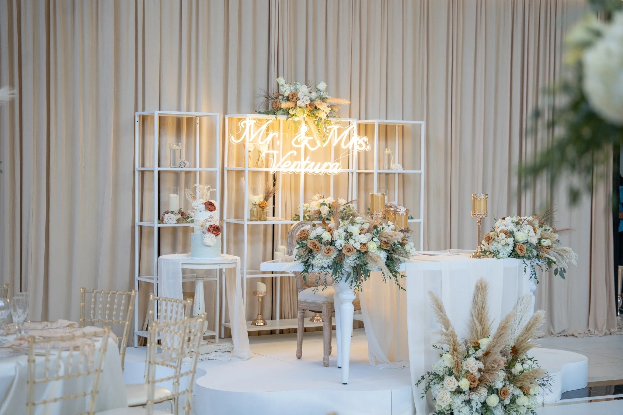 ✨ Love was in the air at The Vault! Every detail of this stunning wedding was designed to create unforgettable memories. 💍❤️
📍 238 Essex St, Lawrence, MA
📞 (978) 972-0091
🌐 www.thevaultfunctionhall.com

Decor:  @luisasdecorations