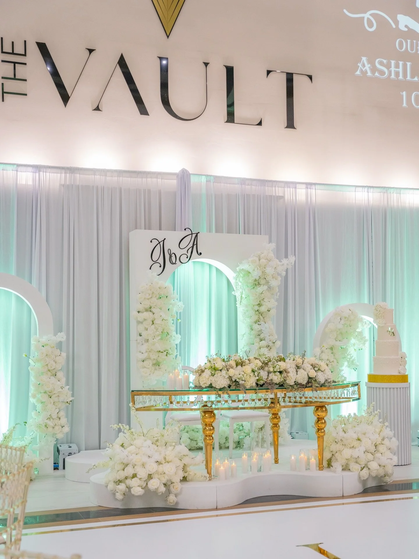 The place where good vibes and great memories meet &mdash; The Vault Function Hall! 🥂
Customize your celebration, choose your colors, and let&rsquo;s make it yours!
📍238 Essex St, Lawrence, MA
📞 (978) 972-0091
🌐 www.thevaultfunctionhall.com
💬 Wh