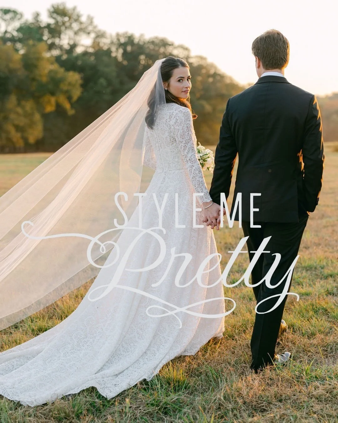 Featured today on Style Me Pretty: a golden-hour farm f&ecirc;te for McClain &amp; Brandon...
⠀⠀⠀⠀⠀⠀⠀⠀⠀
⠀⠀⠀⠀⠀⠀⠀⠀⠀
Wedding Planning &amp; Design : @toast_kerri @toast_events
Photography: @annashackleford
Floral Design: @emcreativefloral
Rentals: @amaz