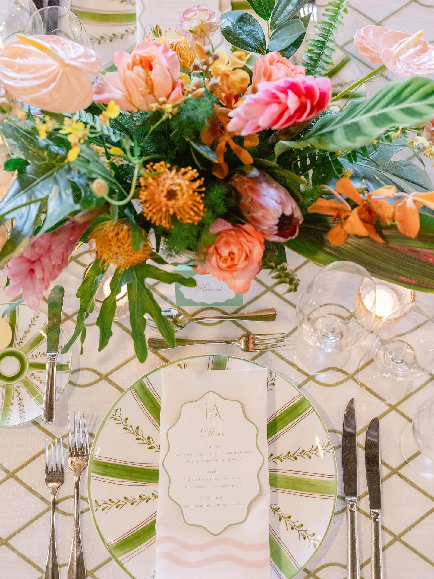 Bright, cheery, and unmistakably tropical&mdash;this rehearsal dinner embraced the beachside setting with style. 
⠀⠀⠀⠀⠀⠀⠀⠀⠀
⠀⠀⠀⠀⠀⠀⠀⠀⠀
Photogrpahy @patricialyons 
⠀⠀⠀⠀⠀⠀⠀⠀⠀
Design &amp; Floral @seaisland @carolineweidhaasdesigns @vinegardenmarket @eme
