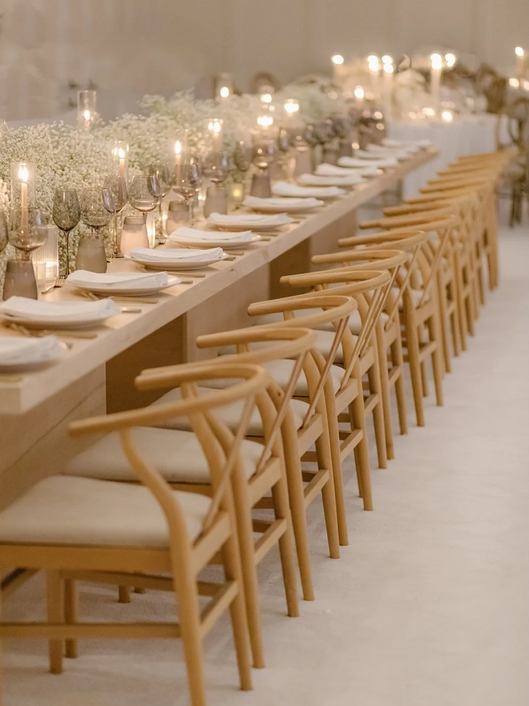 Baby it&rsquo;s cold outside!
⠀⠀⠀⠀⠀⠀⠀⠀⠀
While it&rsquo;s snowy and chilly outside, inside it&rsquo;s all warmth and white&mdash;tailored blooms, candlelight, and the kind of joy that melts winter&rsquo;s chill.
⠀⠀⠀⠀⠀⠀⠀⠀⠀
@toast_kerri
@edgedesigngroup