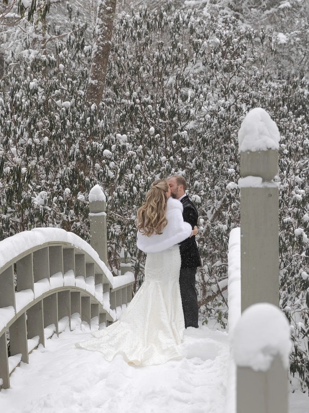 Snowy on the outside, and sunny on the inside! 
⠀⠀⠀⠀⠀⠀⠀⠀⠀
What a weekend celebrating Jordan &amp; Mac through a massive snow storm in Highlands, NC.  Heartfelt thank you to the team who worked tirelessly and pivoted to ensure a safe and successful ev