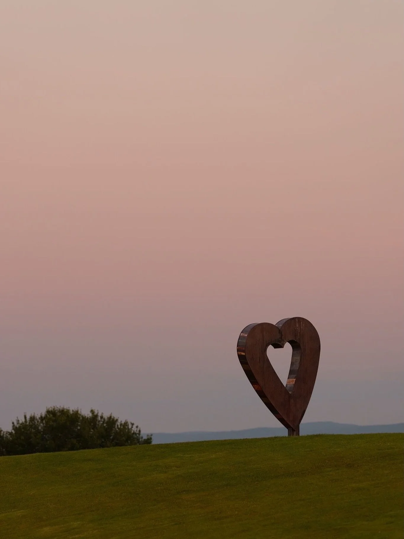Happy Valentine&rsquo;s Day! ❣️
⠀⠀⠀⠀⠀⠀⠀⠀⠀
⠀⠀⠀⠀⠀⠀⠀⠀⠀
@engagesummits
@paulmorseweddings
@nemacolin