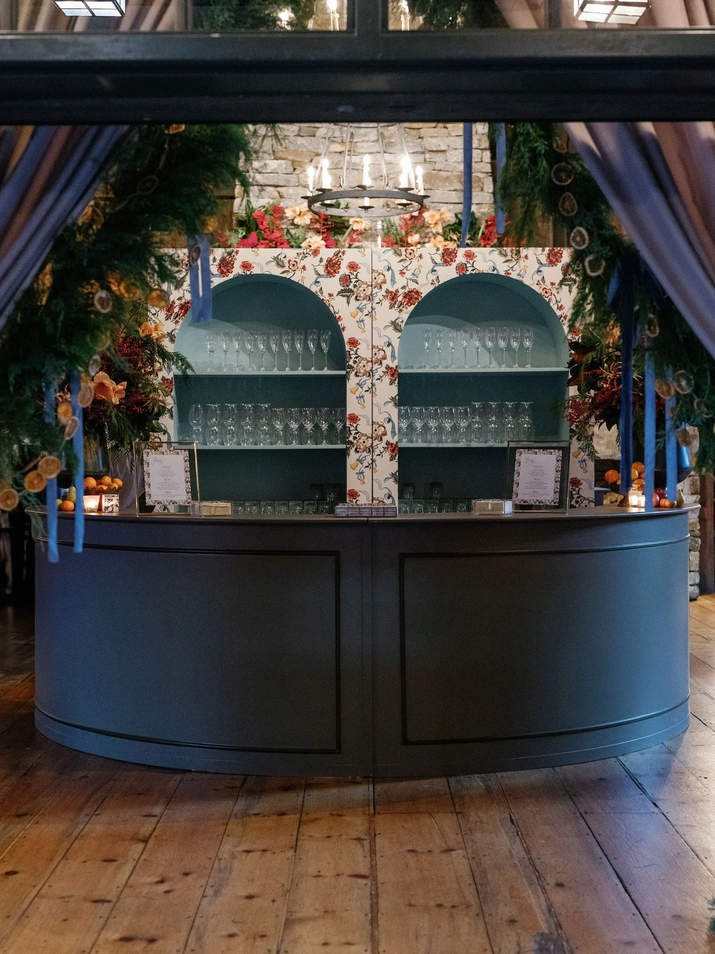 A single motif, thoughtfully woven throughout the night. 
⠀⠀⠀⠀⠀⠀⠀⠀⠀
This pattern carried the celebration.
⠀⠀⠀⠀⠀⠀⠀⠀⠀
@jessicagoldphoto
@toast_kerri
@dearelouise
@floressenceflowers
@oldedwardsevents
@party.bound