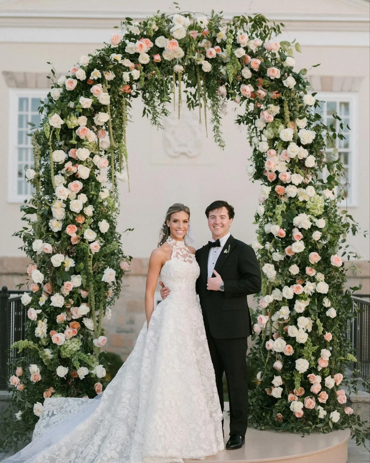 Turns out the best design choices aren&rsquo;t always new ones&hellip; just really good ones brought back at the right time.

Sloane and Tillman&rsquo;s wedding brought in pieces of family history in some of the sweetest most intentional ways, from h