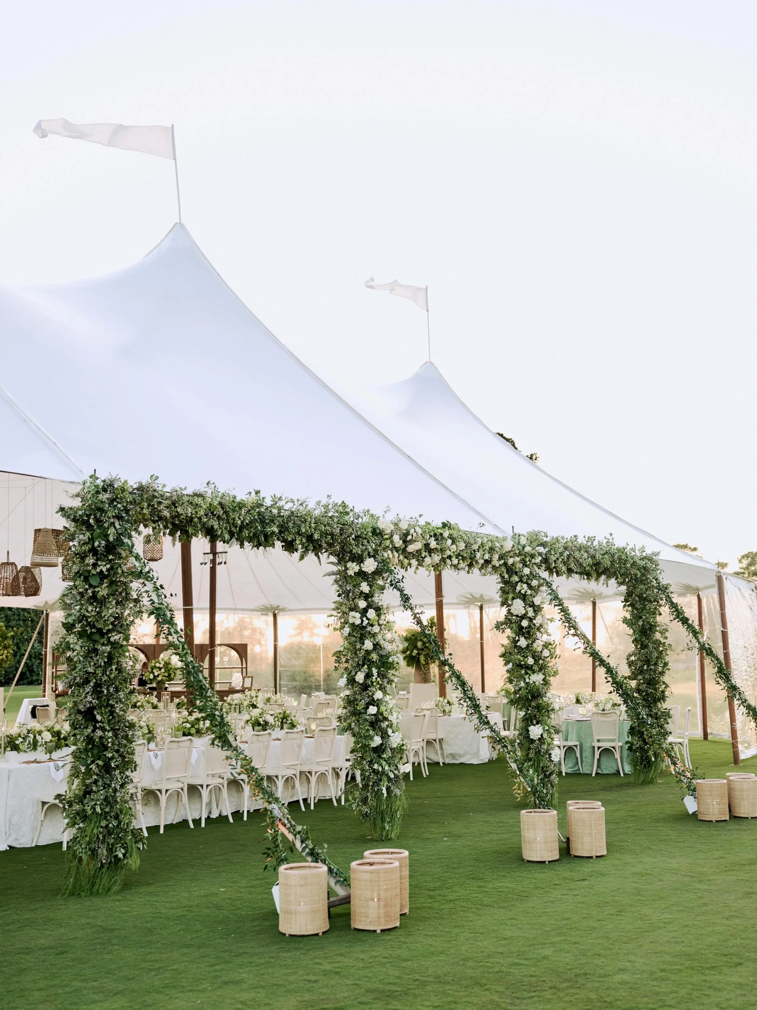 We&rsquo;ll always have a soft spot for green details. Not just because they look good, although clearly they do, but because green has a way of grounding a design without making it feel too serious. It&rsquo;s always classic and felt completely at h