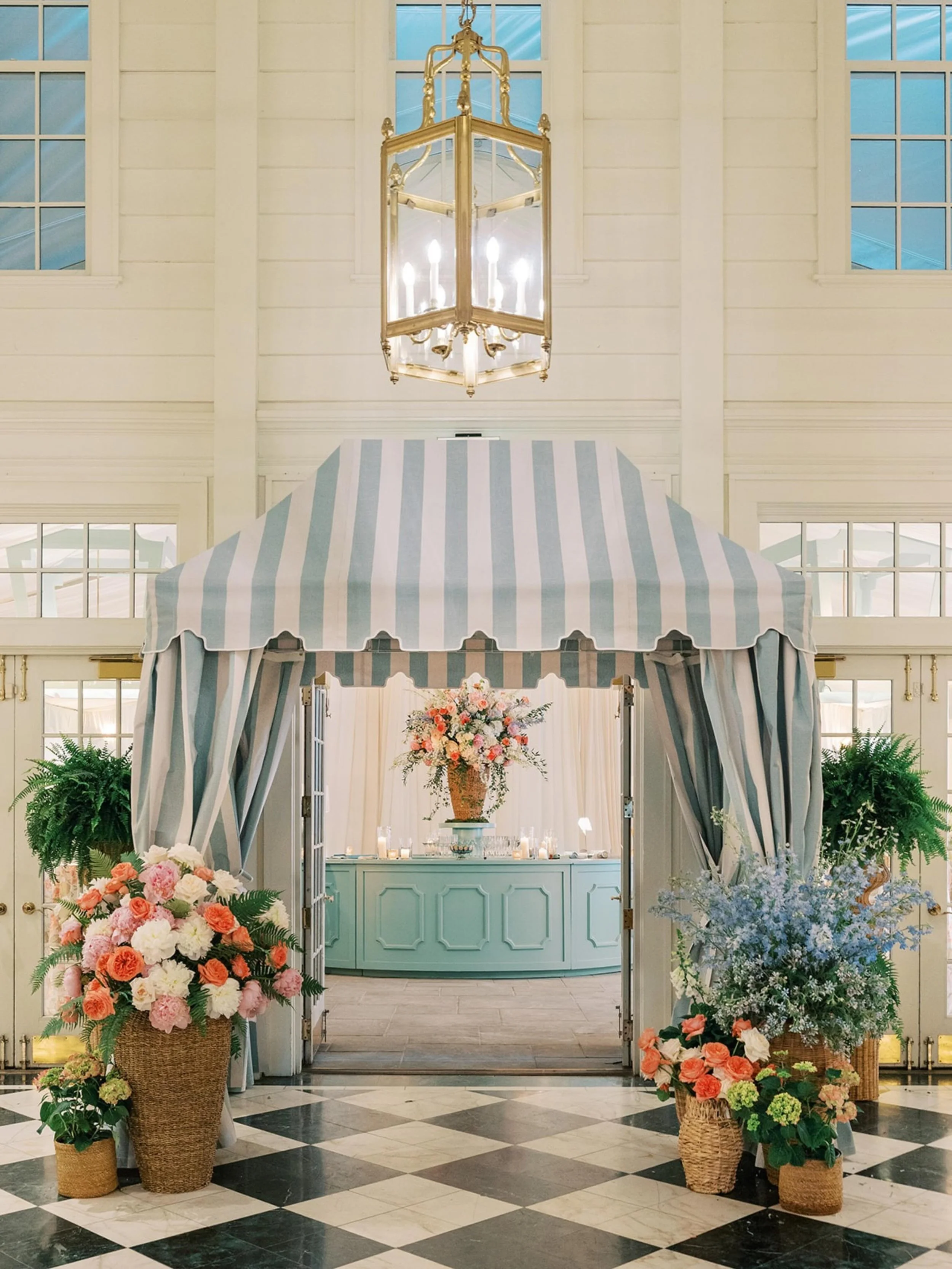 A masterclass in picking a lane and absolutely thriving in it. Maren and the team brought this Belle Meade Country Club wedding to life with layers of green, blue, stripes, scallops, and the most beautiful floral arrangements. It was the perfect amou