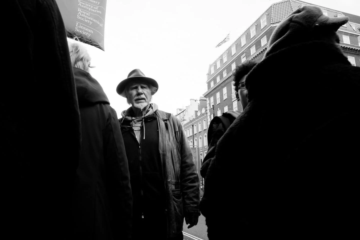 #london #streetportrait #streetphotgraphy #streetsnappers #street  #wearethestreet #streetphotographer #capturestreets #ourstreets #streetscene #streetphotographers #street_photography #zonestreet #ig_street #ig_streetphotography #storyofthestreet #u