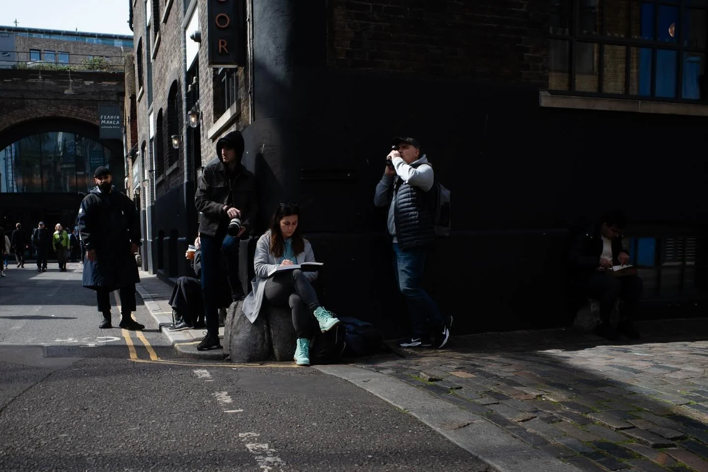 #london #boroughmarket #streetphotgraphy
 #streetsnappers #street  #wearethestreet #streetphotographer #capturestreets #ourstreets #streetscene #streetphotographers #street_photography #zonestreet #ig_street #ig_streetphotography #storyofthestreet #u