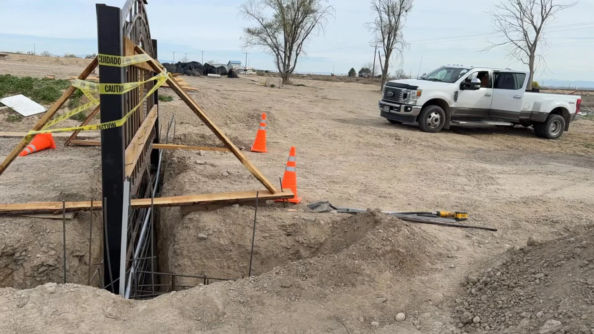 It&rsquo;s concrete day for the huge gate. This is 30,000 pounds of concrete with a bunch of rebar in it. I don&rsquo;t think the gate is gonna sag. Special thanks to Larry Nelson civil engineer for consulting time.