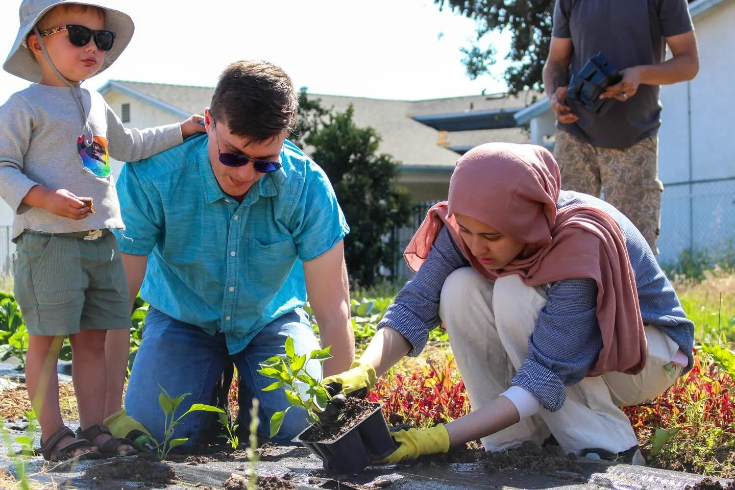Soil health is public health! 🌱🏥 Yesterday Family Health Centers medical residents helped out at Footprint Farm, where Farmer KK is regenerating community land in Southeast San Diego. Health doesn&rsquo;t just from a hospital or a clinic; it comes 