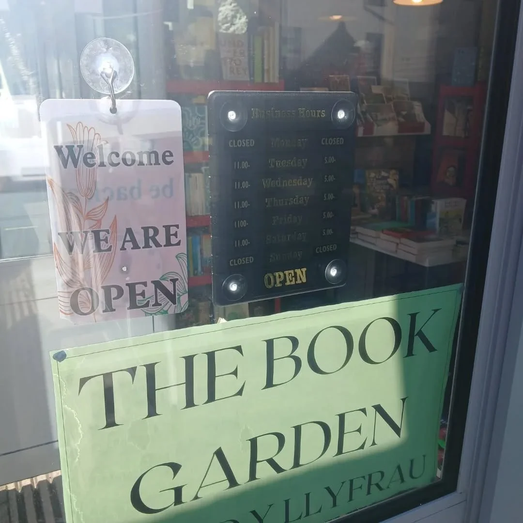 The sun is out and shining over The Book Garden! 

Its a perfect autumn day and perfect browsing weather! Come and spot a few nature books out in the wild! 

We are open today until 5pm for all your bookish needs!

#indiebookshop
#Aberystwyth 
#natur