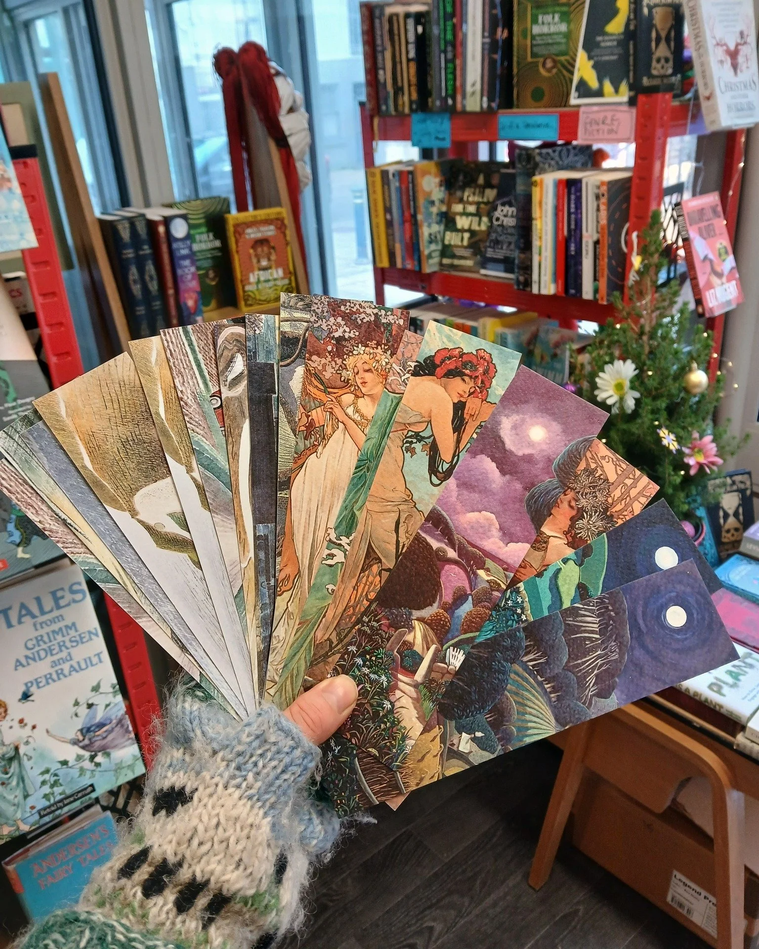 New in today! 🌿
Rather Good Art Cards! 

These beautiful Art Cards have been selling rather well so we have restocked for Christmas. We now have wintery wild swimming (for the brave!), railway lines heaped with snow, and many vivid violet skies! 

A