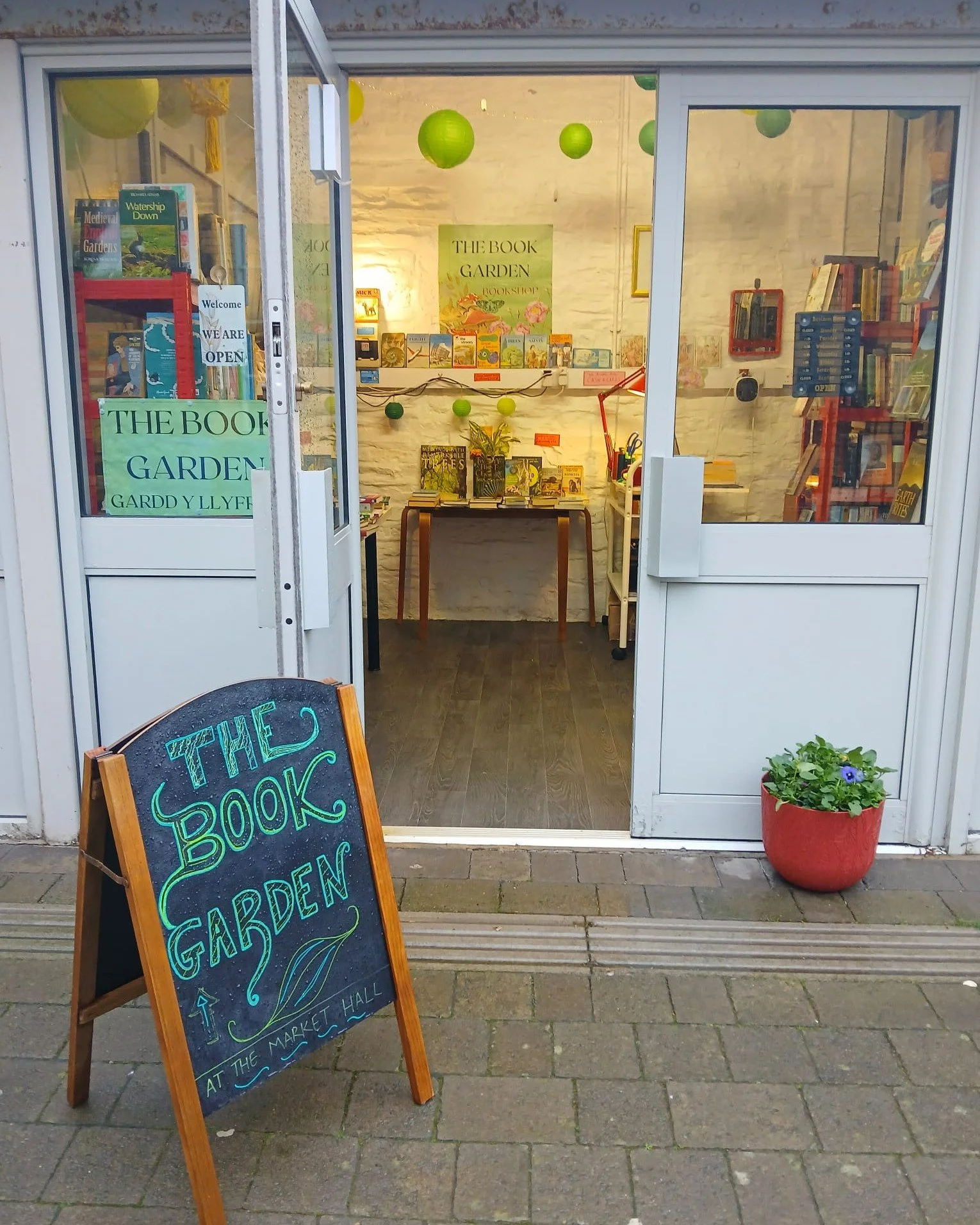 Big news from The Book Garden!🌿

We&rsquo;re moving home! 💚💚💚

The Book Garden will soon be sharing a space with our long-time friends @thebookshopbythesea_ This means two whole bookshops under one roof! 

We love the idea of independent bookshop