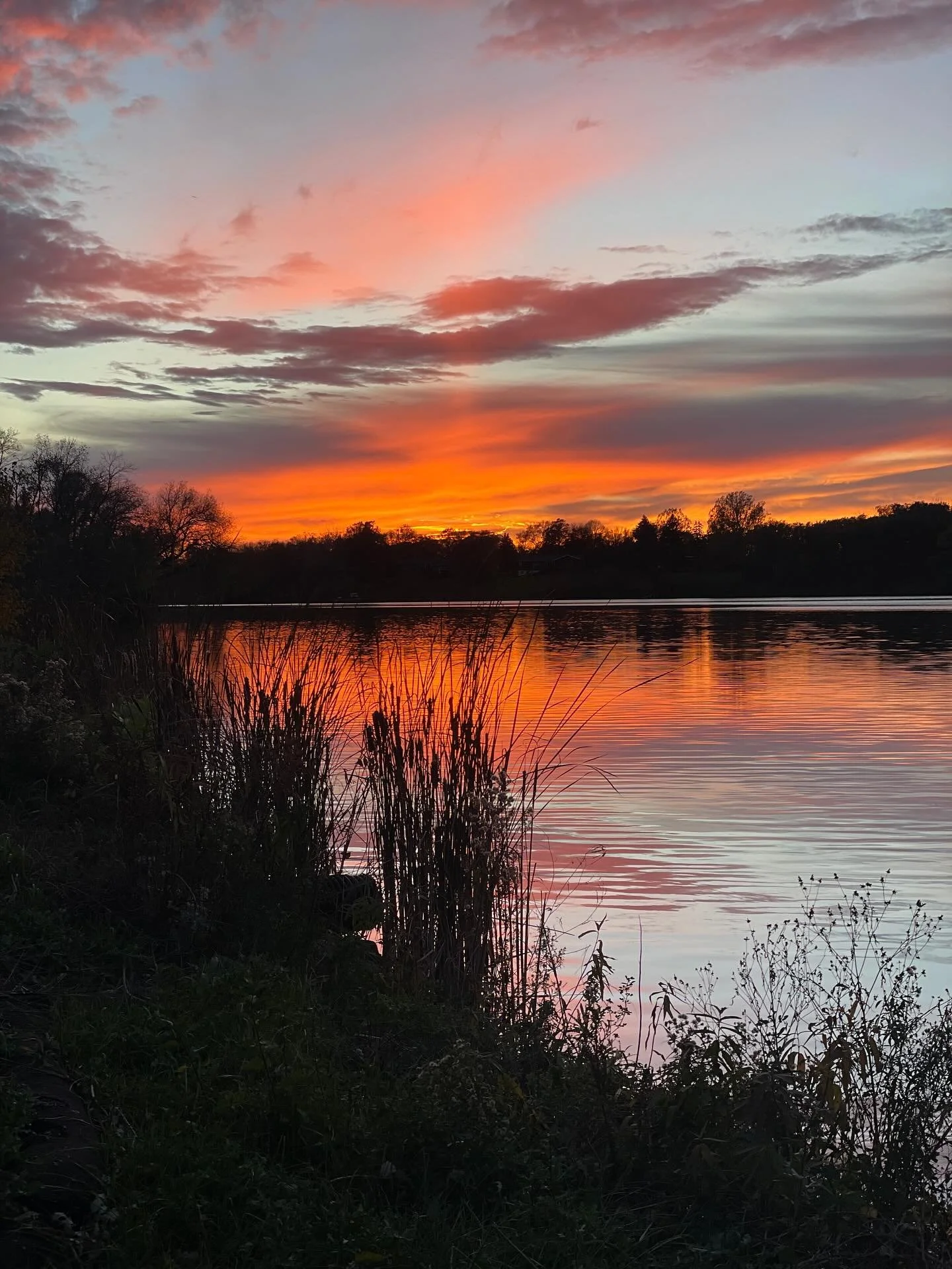 Sometimes the best therapy is a quiet trail, a glowing sky, and a few deep breaths to remind yourself&mdash;you&rsquo;re exactly where you&rsquo;re meant to be. 🌅#wednesday #sunset #pause