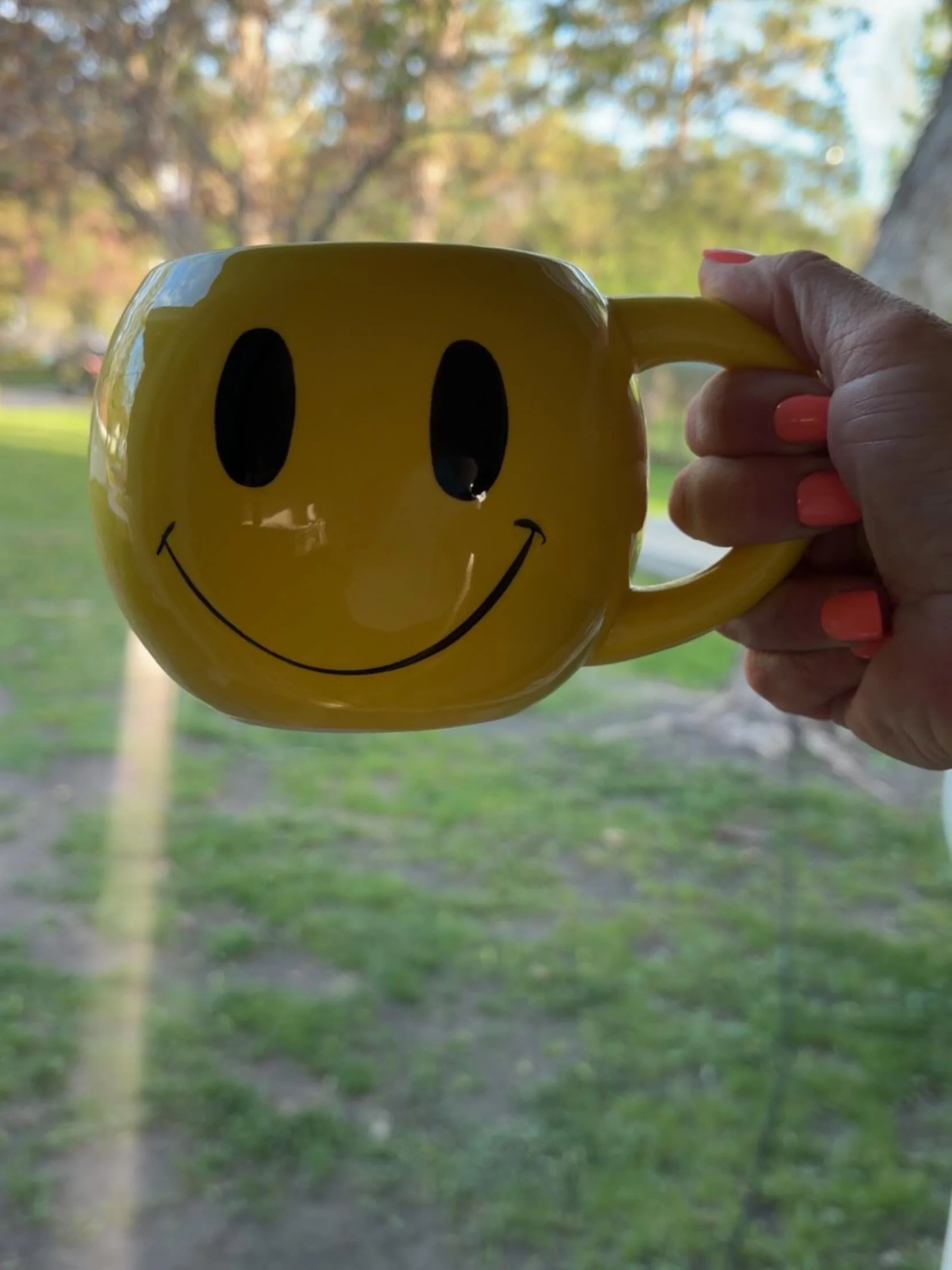 Smiling my way into the weekend like ☀️💛☕️

Hope your weekend starts with something that makes you smile 😊